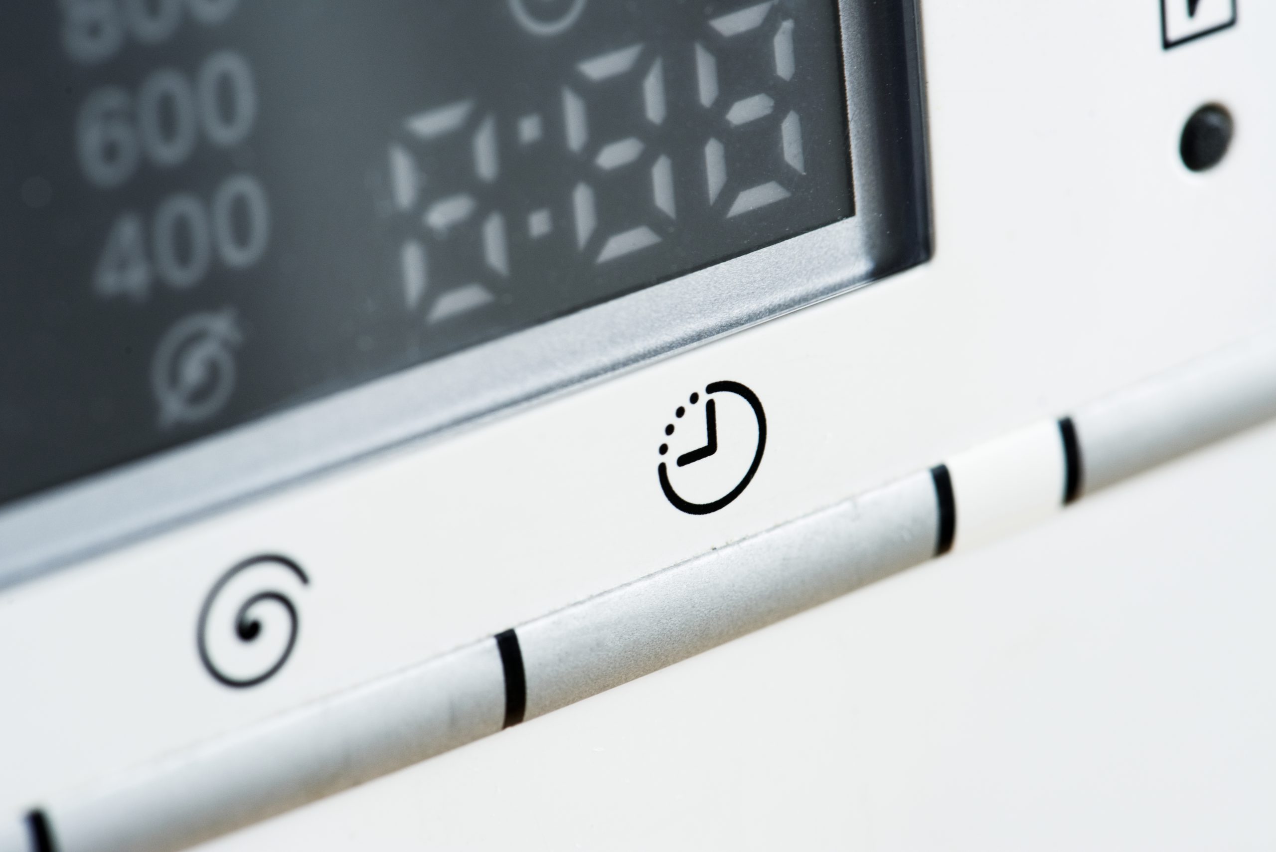 Saving energy by using a programmable thermostat